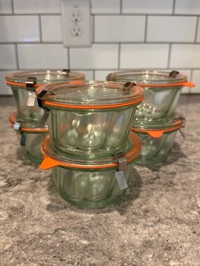 New Set of (6) WECK 568 Medium Bundt Jars with stay-fresh plastic lids